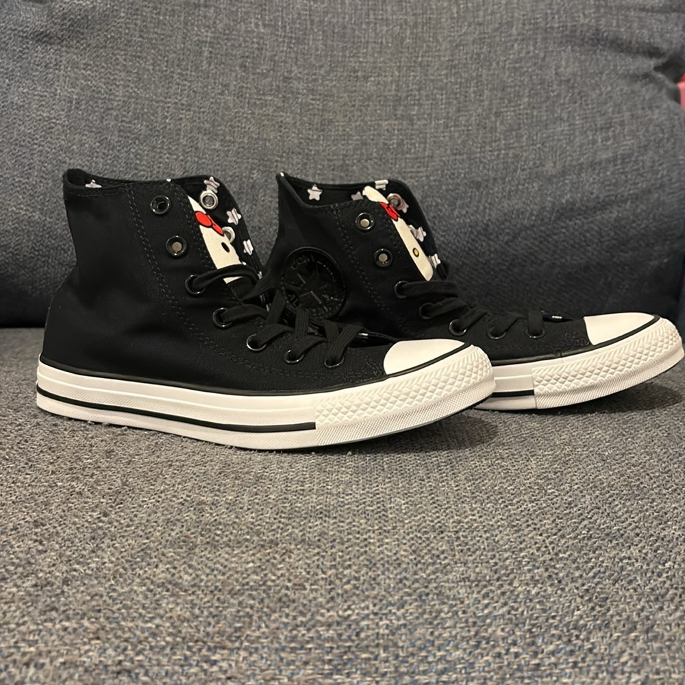 Hello Kitty x Converse Chuck Taylor All-Star High 😻✨ Women's 8 NEW!!! - Picture 5 of 7